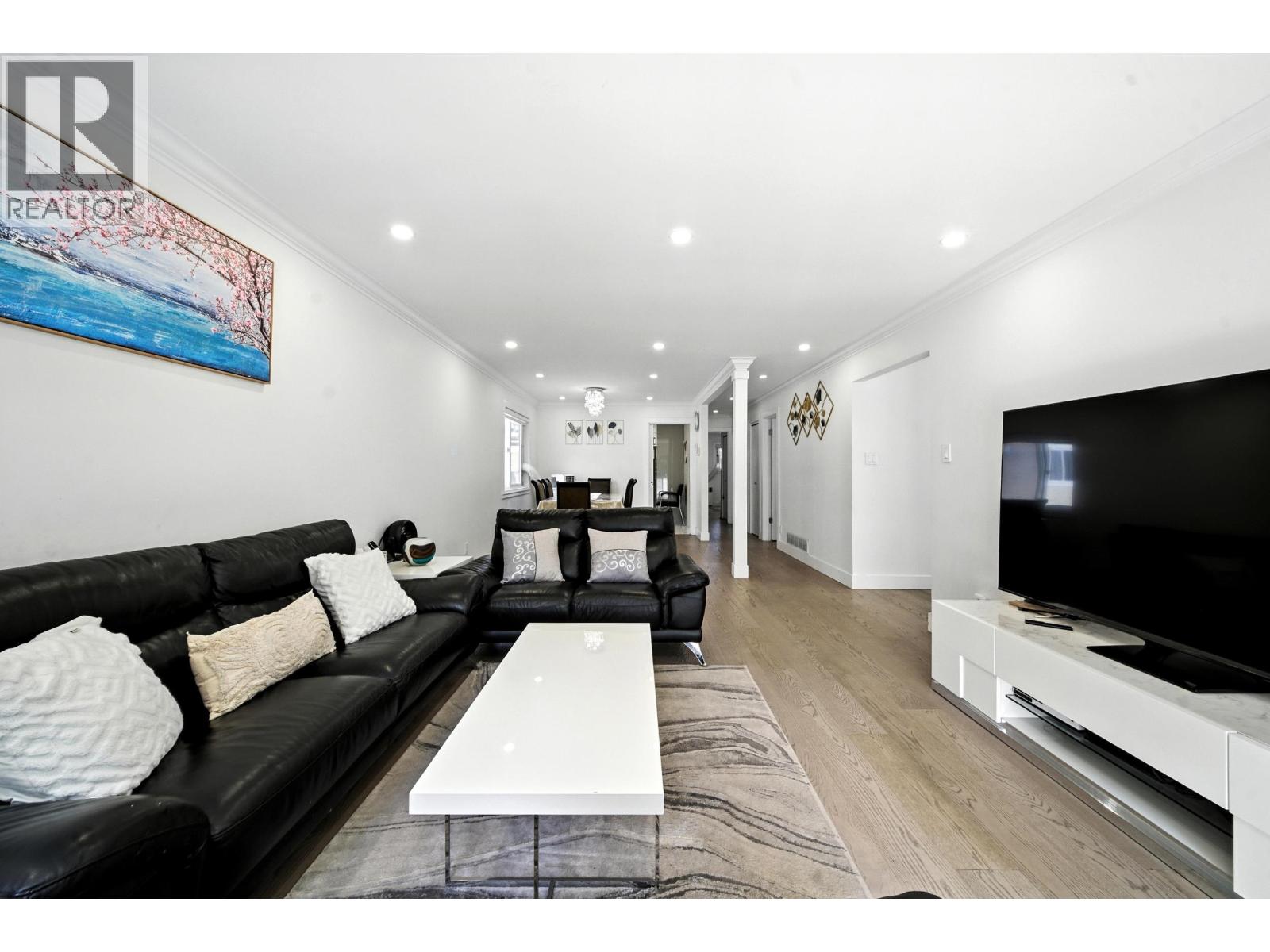 Photo 7 of 2545 E 43rd Avenue, Vancouver BC