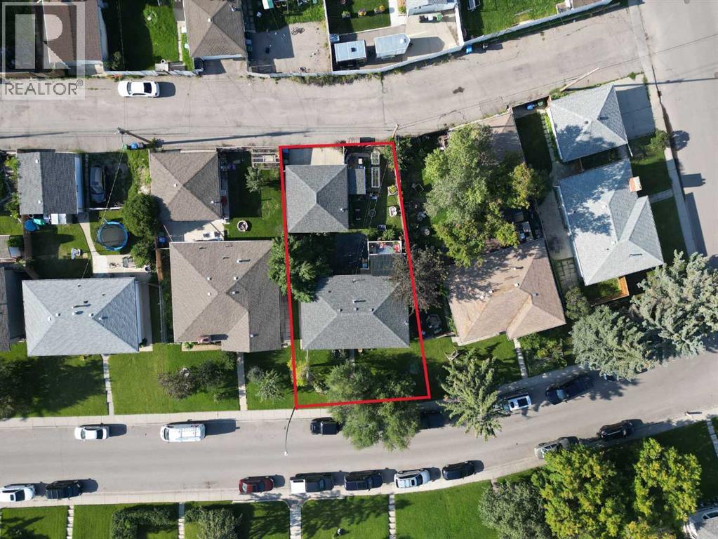 Single Family House Bi-level for Sale in  Marbrooke Circle NE Marlborough Calgary 