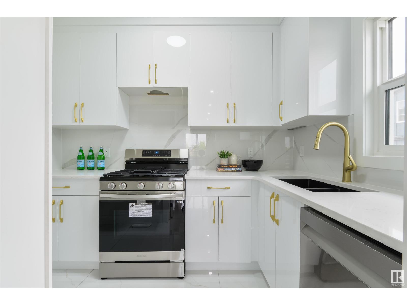 Photo 67 of 568 37 St Sw, Edmonton AB
