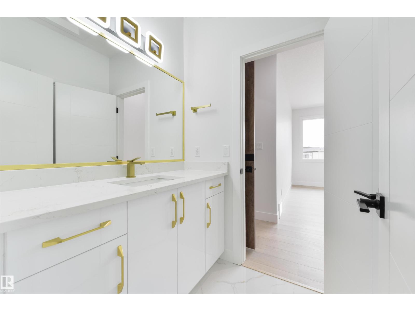 Photo 16 of 568 37 St Sw, Edmonton AB