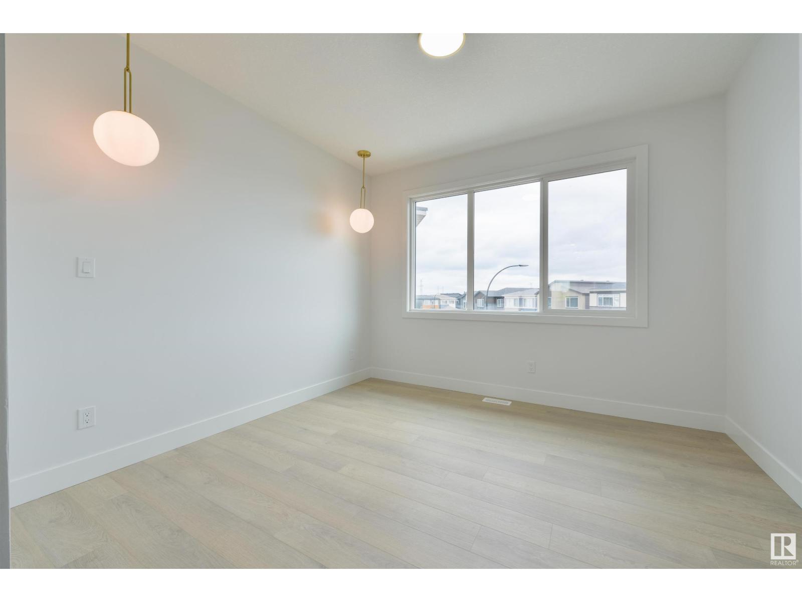 Photo 1 of 568 37 St Sw, Edmonton AB