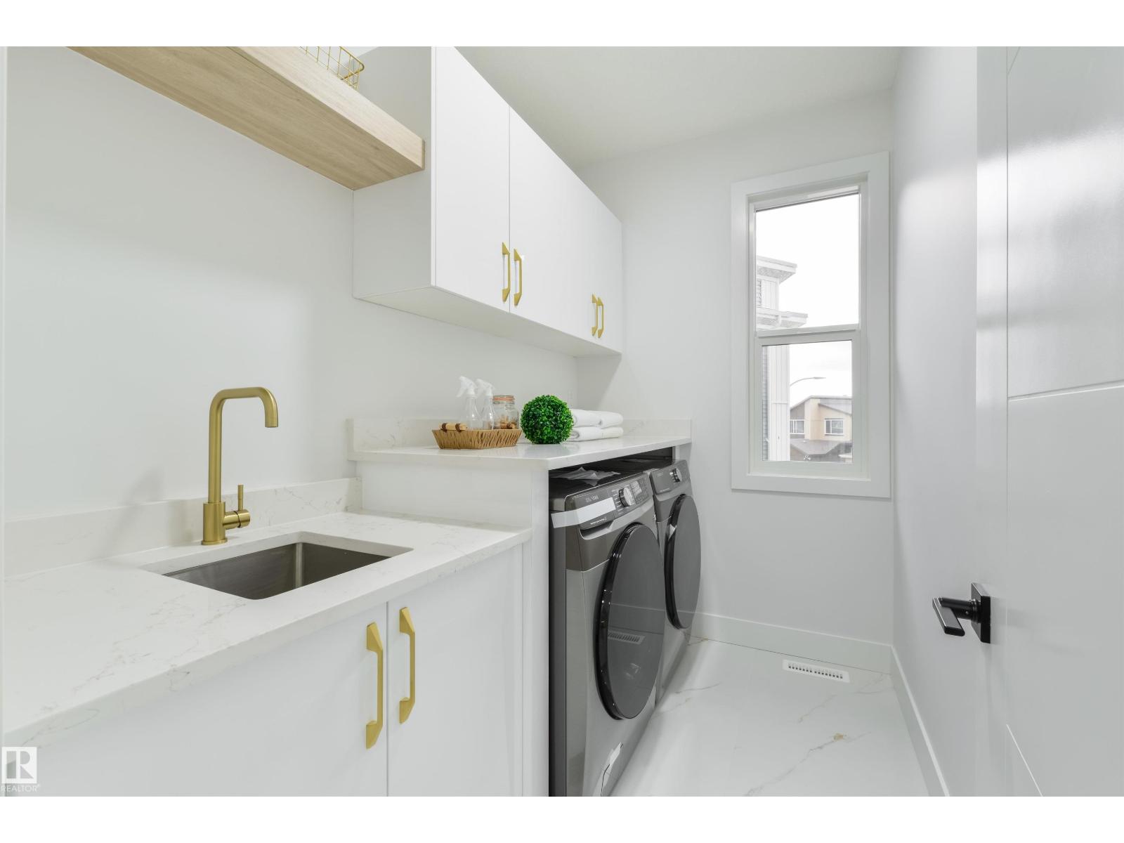 Photo 21 of 568 37 St Sw, Edmonton AB