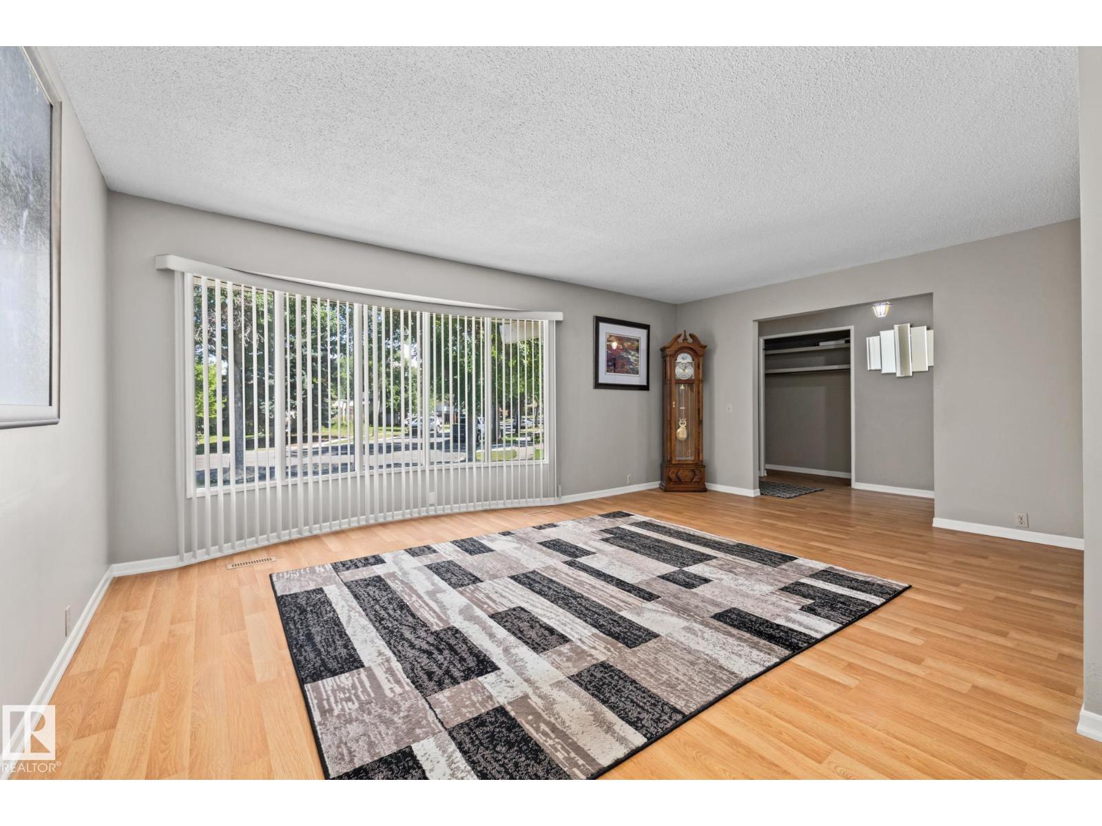 Photo 11 of 66 Greer Cr, St Albert AB