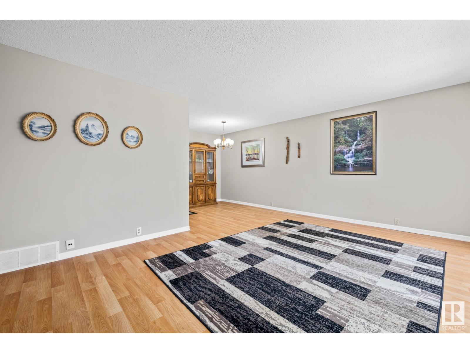 Photo 14 of 66 Greer Cr, St Albert AB