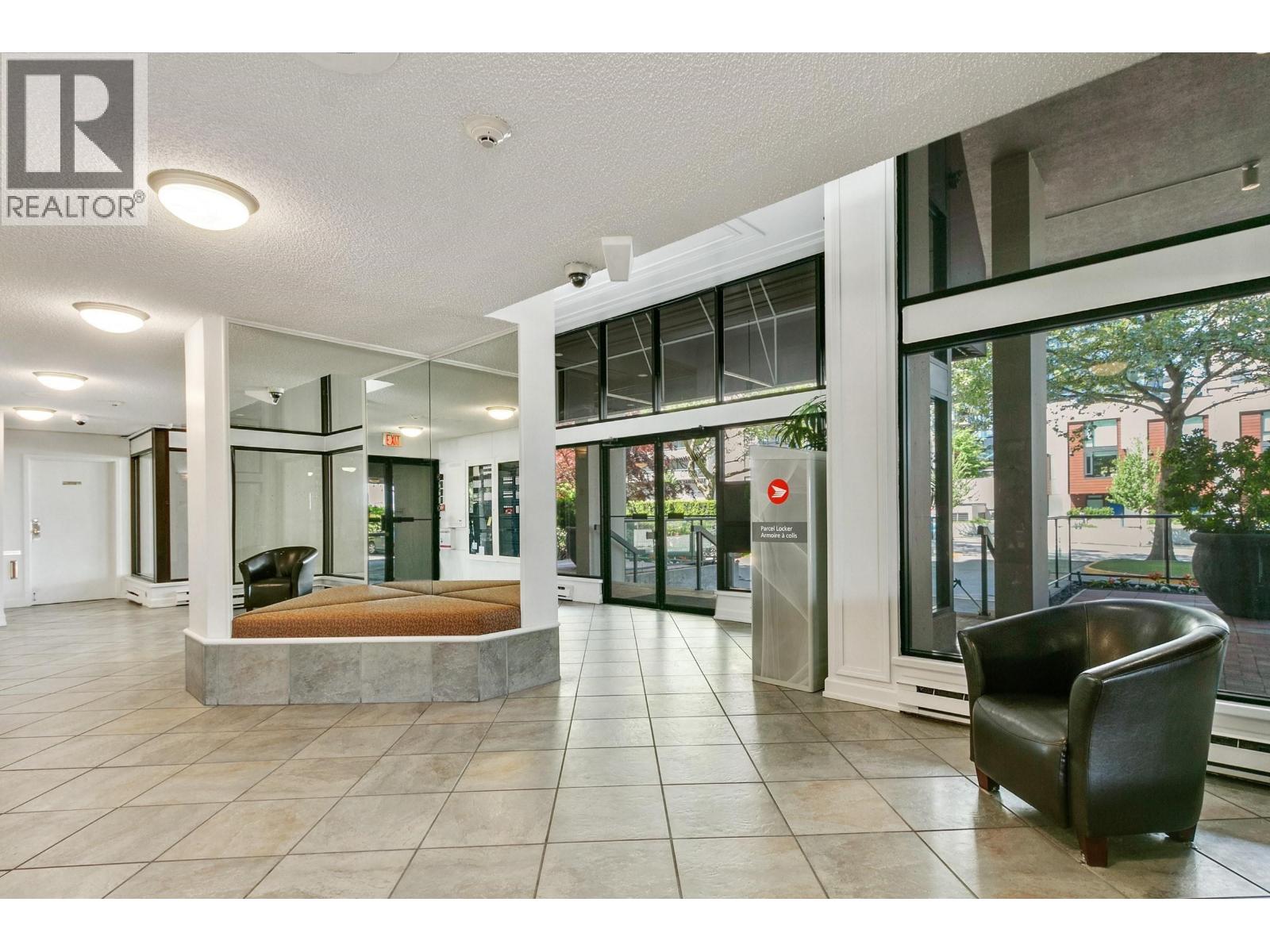 Photo 3 of 1405 6070 Mcmurray Avenue, Burnaby BC