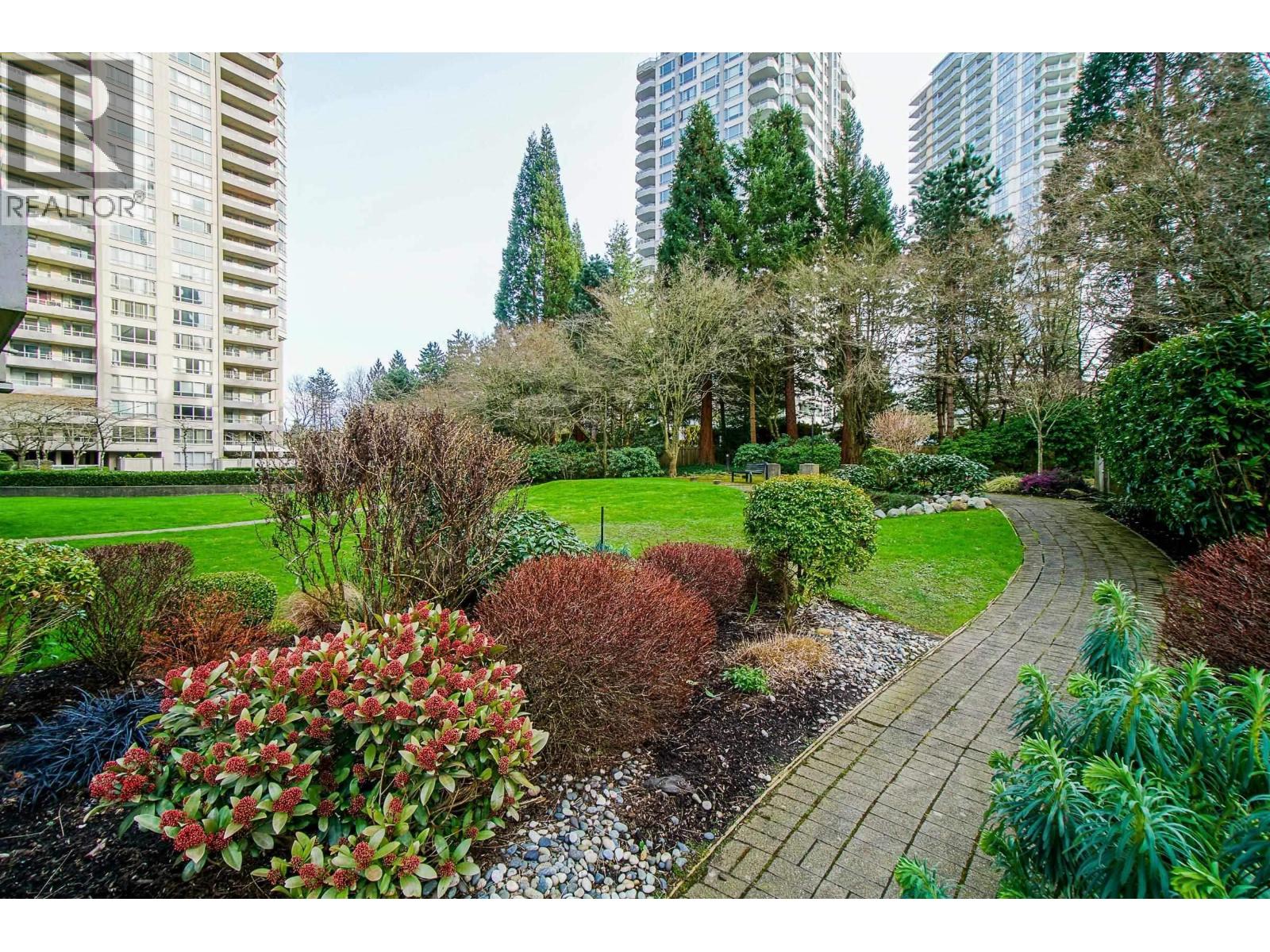 Photo 4 of 1405 6070 Mcmurray Avenue, Burnaby BC