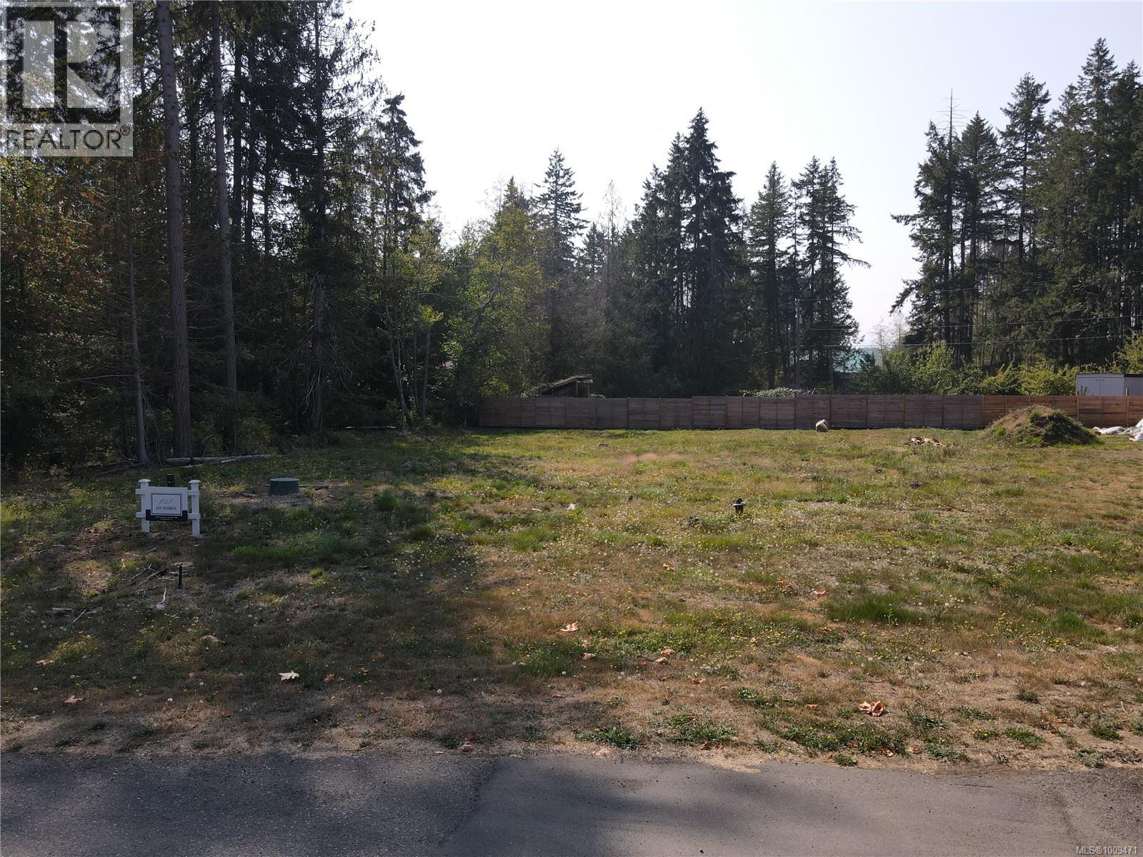 Photo 7 of 1060 Mclaughlin Pl, Qualicum Beach BC