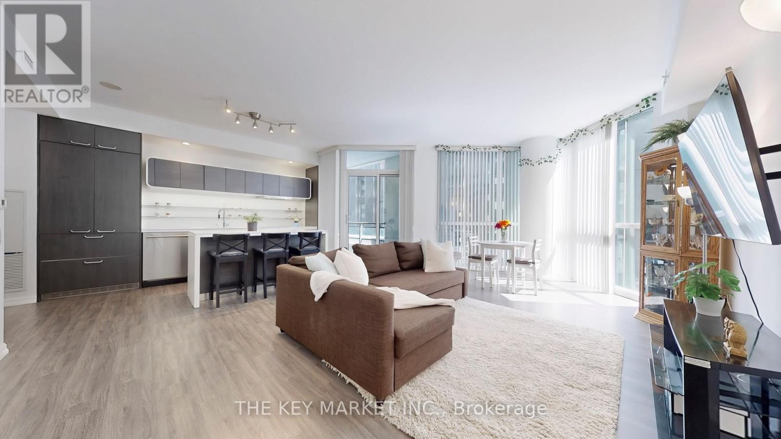 Photo 15 of 511 45 Charles Street E, Toronto ON