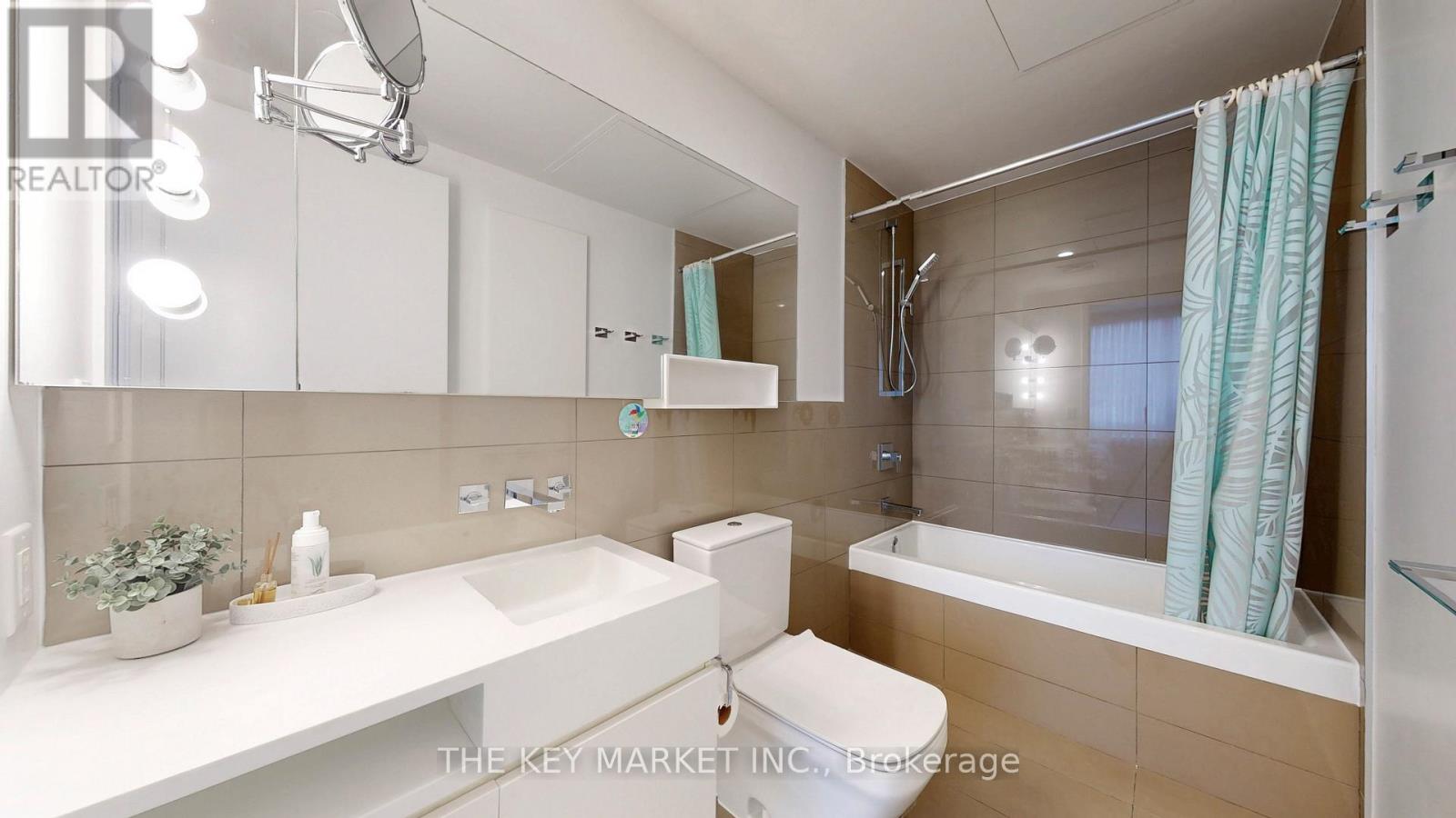 Photo 37 of 511 45 Charles Street E, Toronto ON
