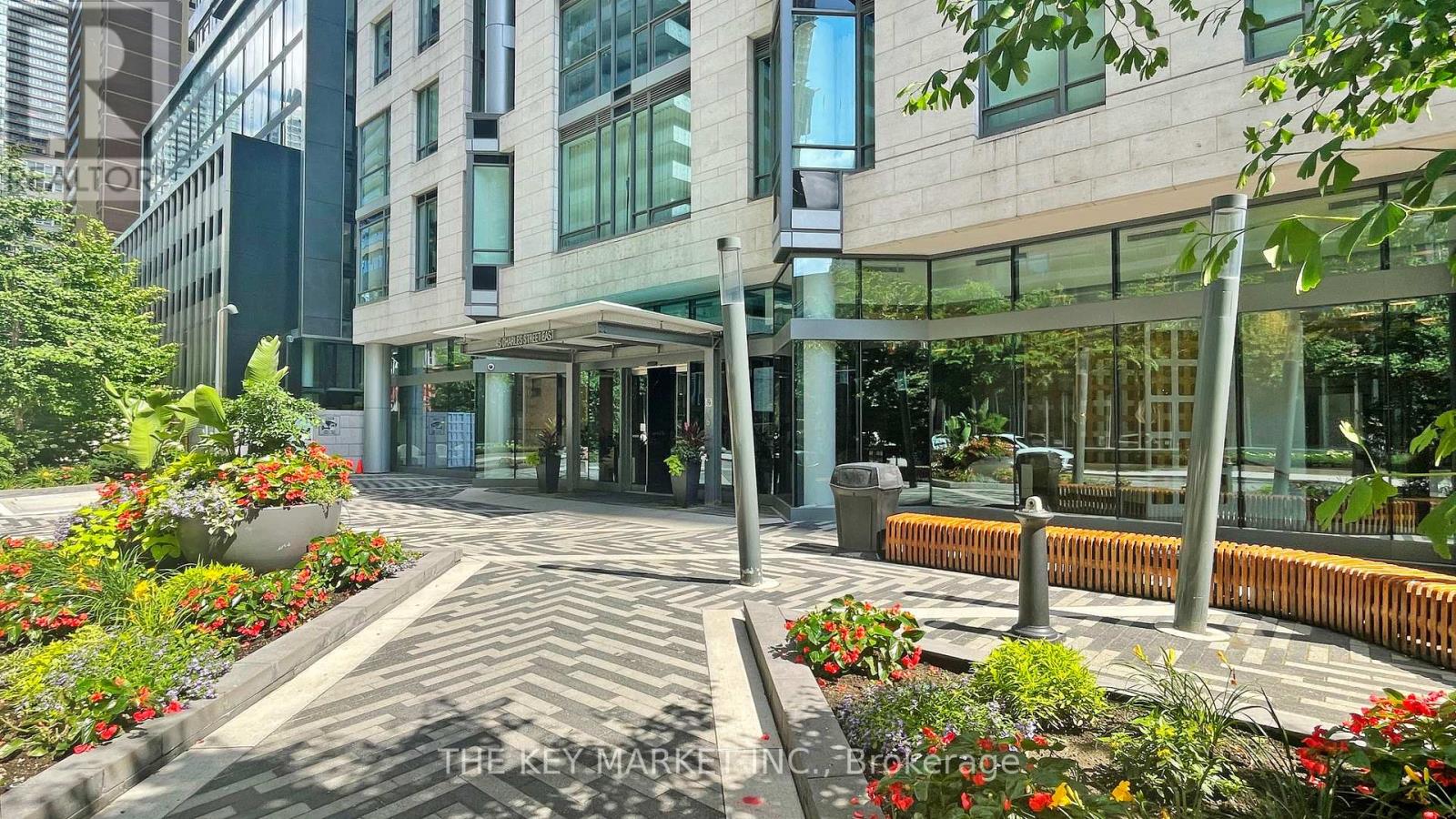 Photo 4 of 511 45 Charles Street E, Toronto ON