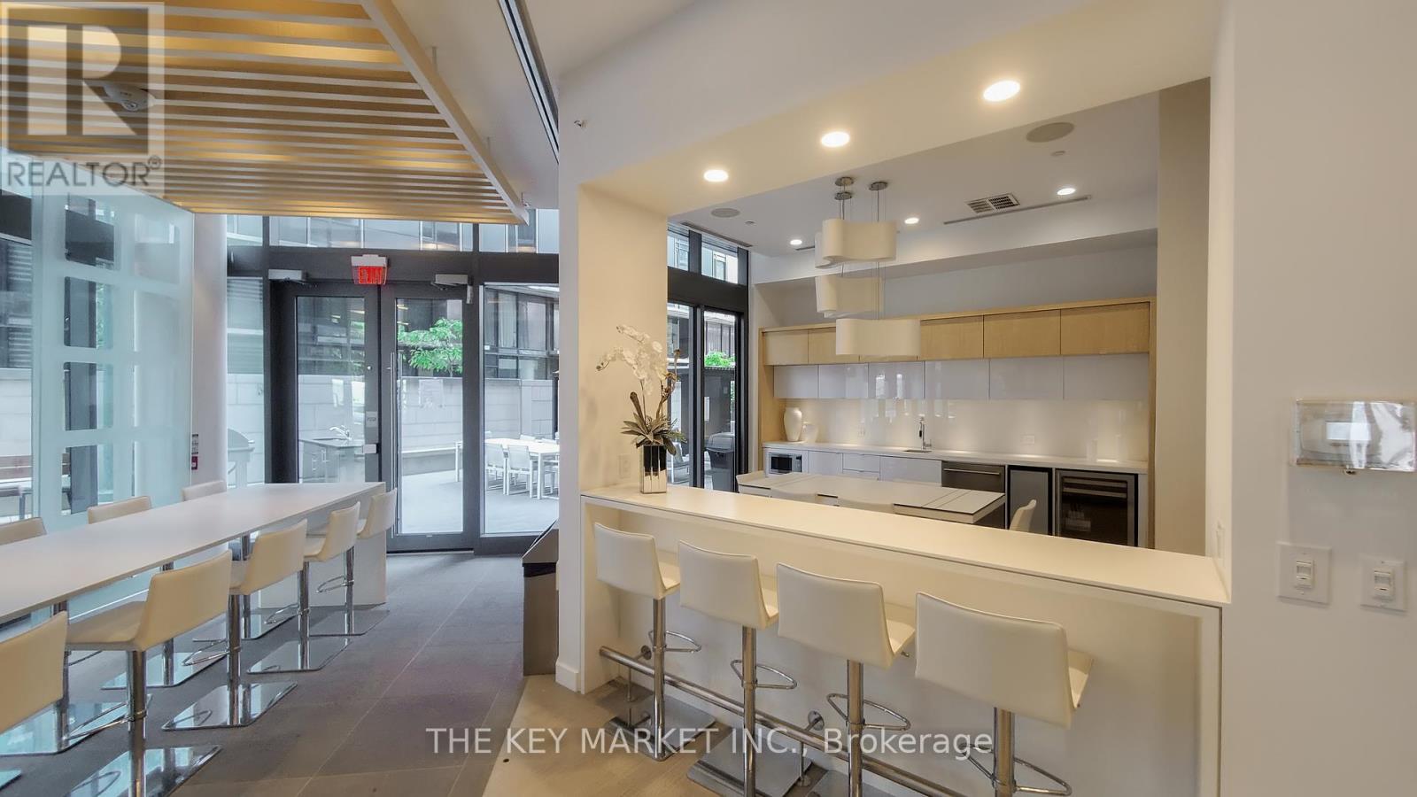 Photo 1 of 511 45 Charles Street E, Toronto ON