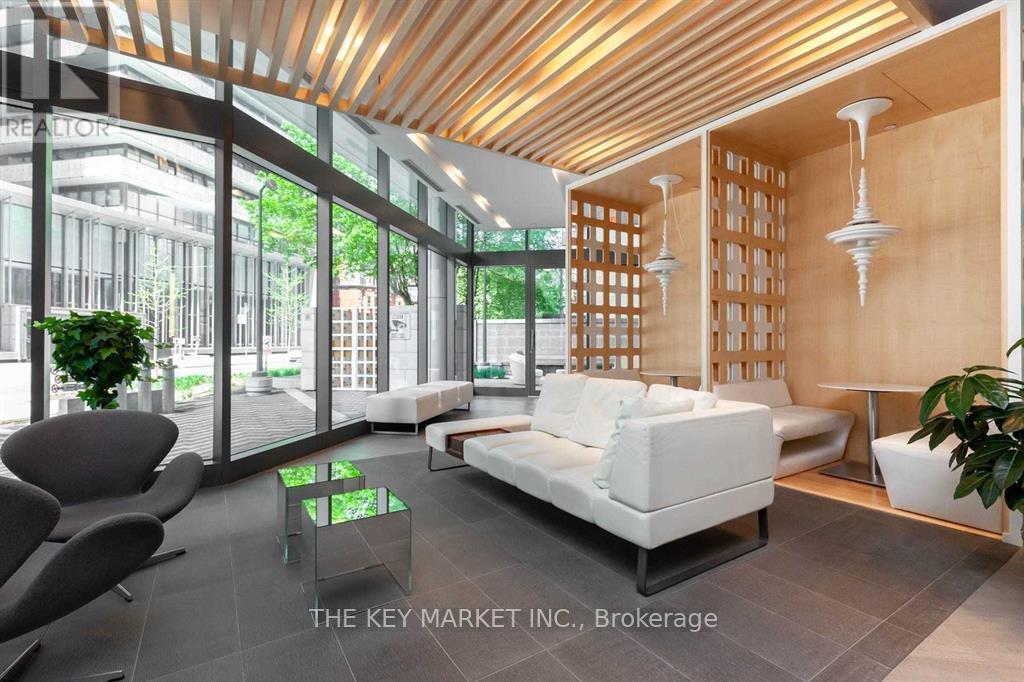 Photo 2 of 511 45 Charles Street E, Toronto ON