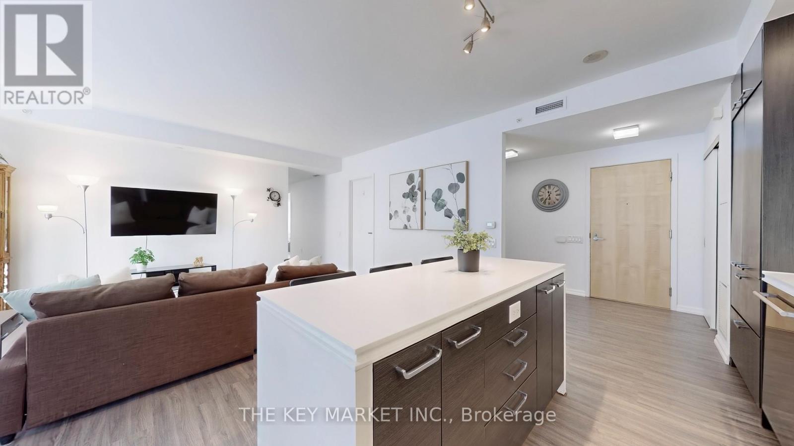 Photo 3 of 511 45 Charles Street E, Toronto ON