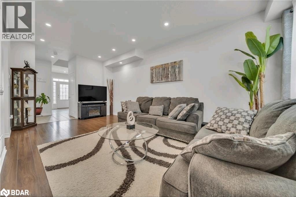 Photo 7 of 100 Chester Drive, Cambridge ON