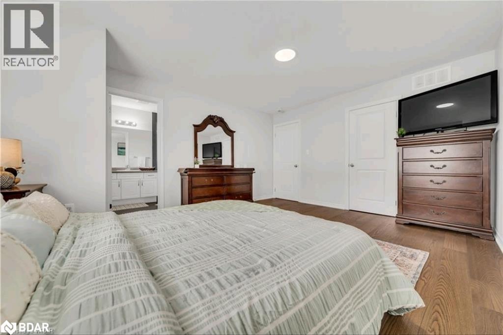 Photo 5 of 100 Chester Drive, Cambridge ON