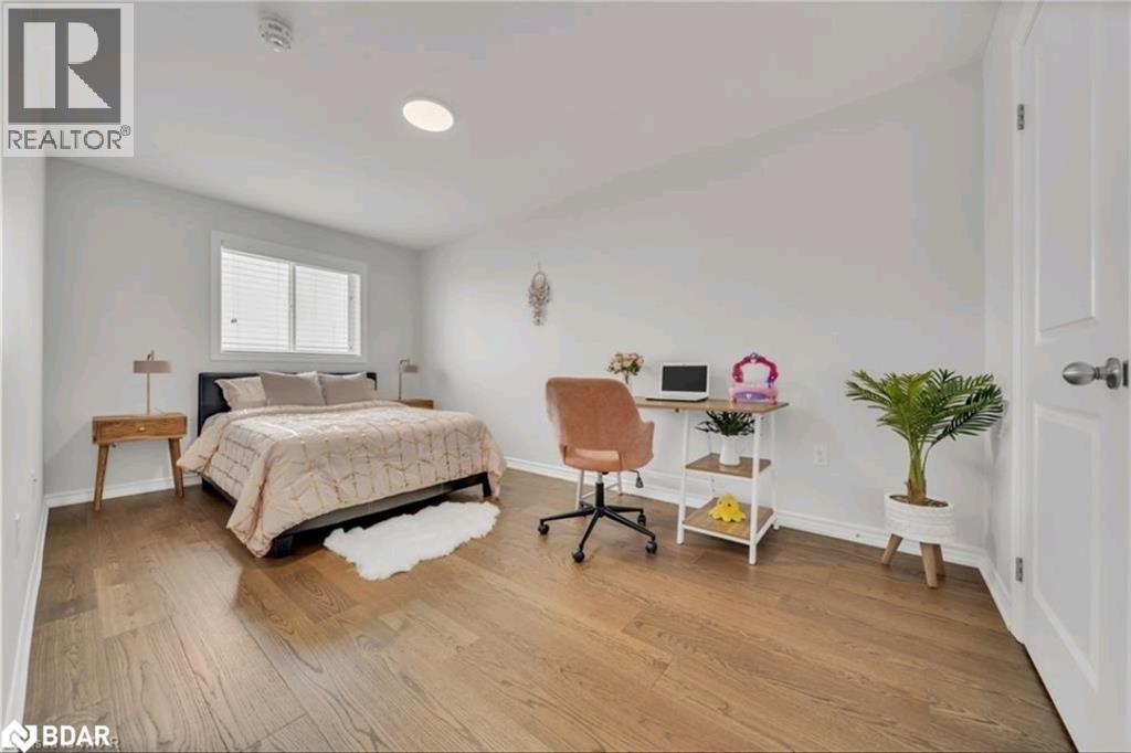 Photo 4 of 100 Chester Drive, Cambridge ON