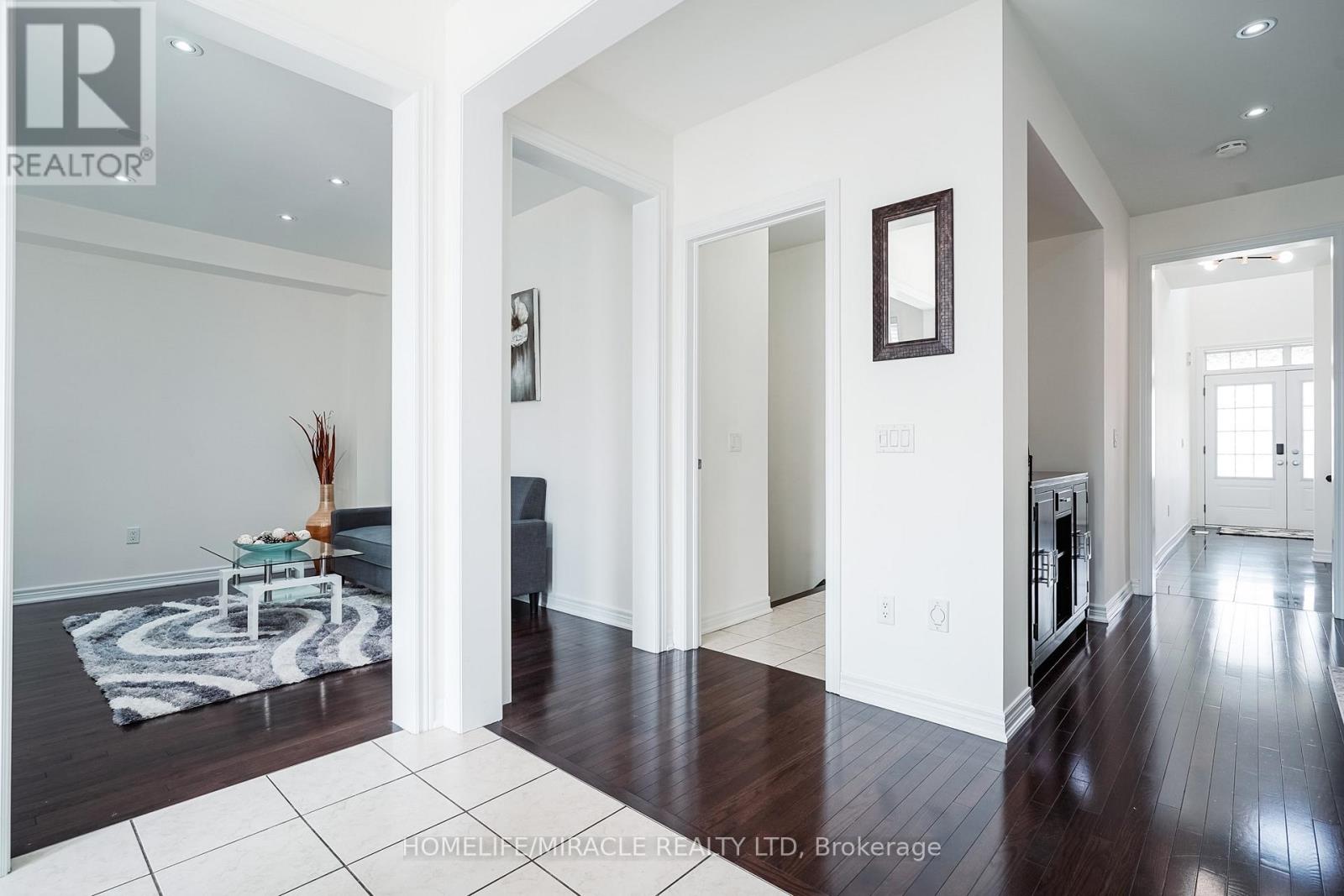 Photo 40 of 19 Wardlaw Place, Vaughan ON