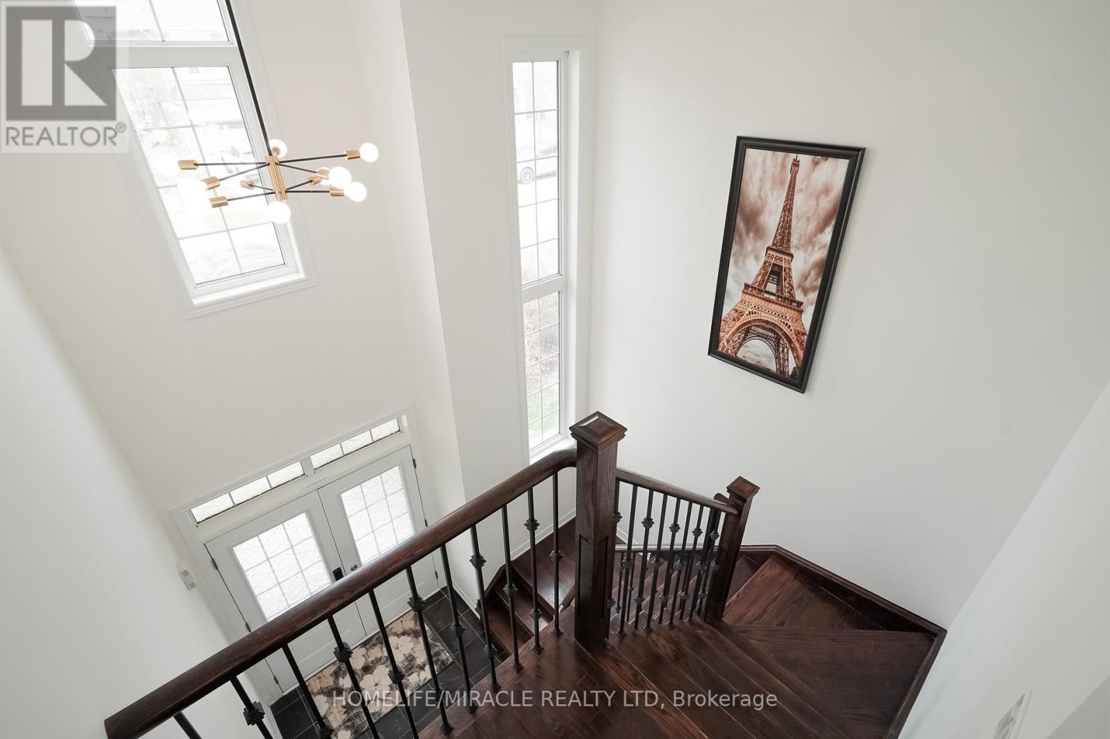 Photo 37 of 19 Wardlaw Place, Vaughan ON