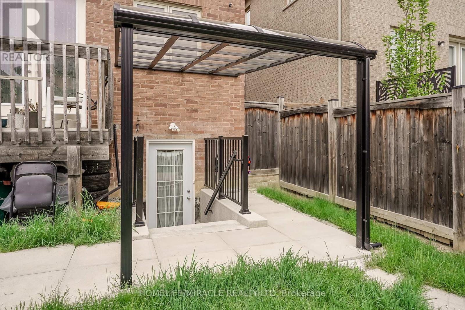 Photo 42 of 19 Wardlaw Place, Vaughan ON