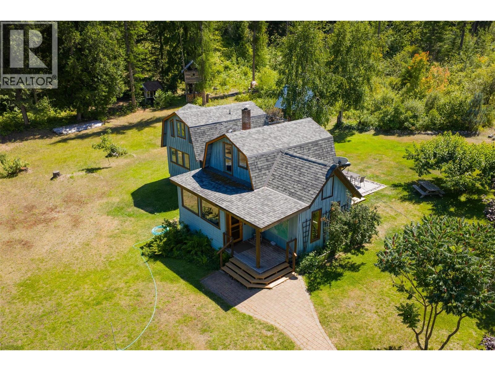 Photo 6 of 6042 Woodward Road, Winlaw BC