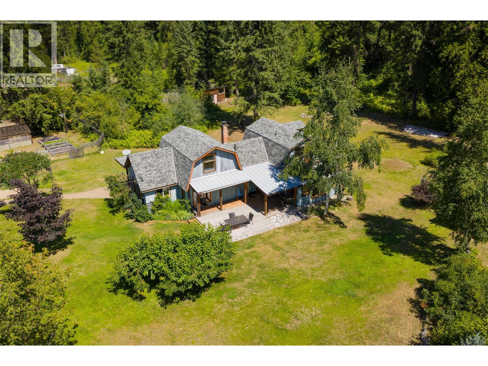 Photo 10 of 6042 Woodward Road, Winlaw BC