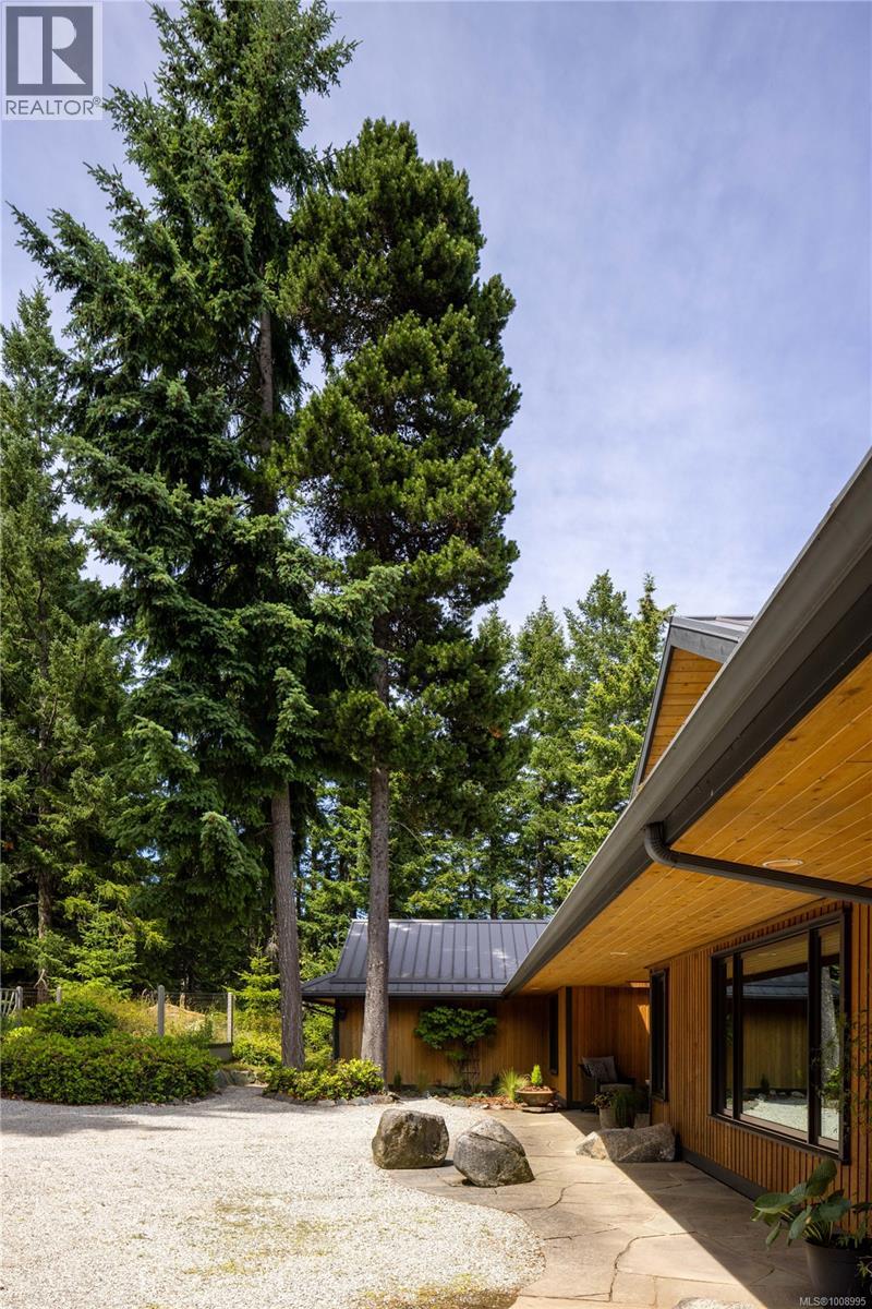 253 Chilton Rd, Salt Spring