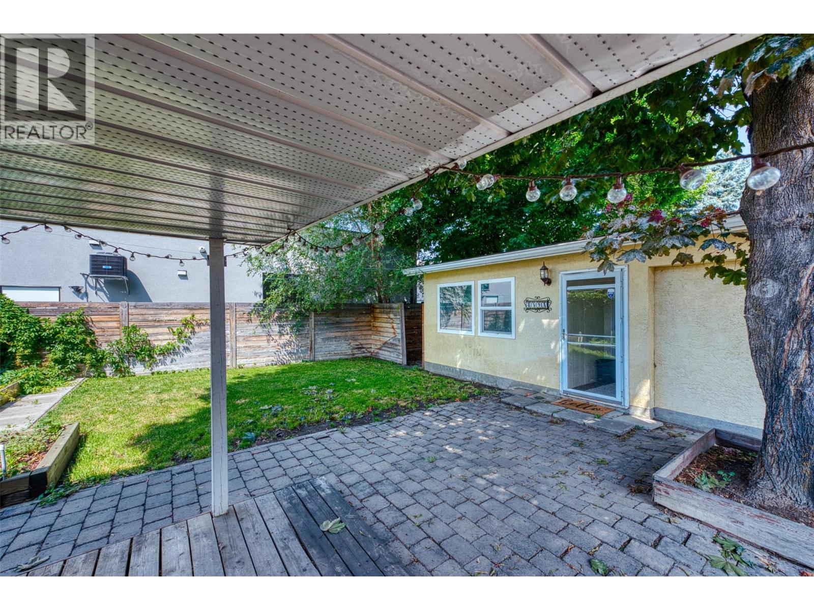 859 Lawson Avenue, Kelowna