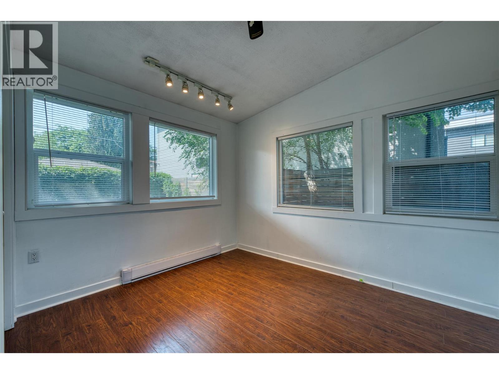 859 Lawson Avenue, Kelowna
