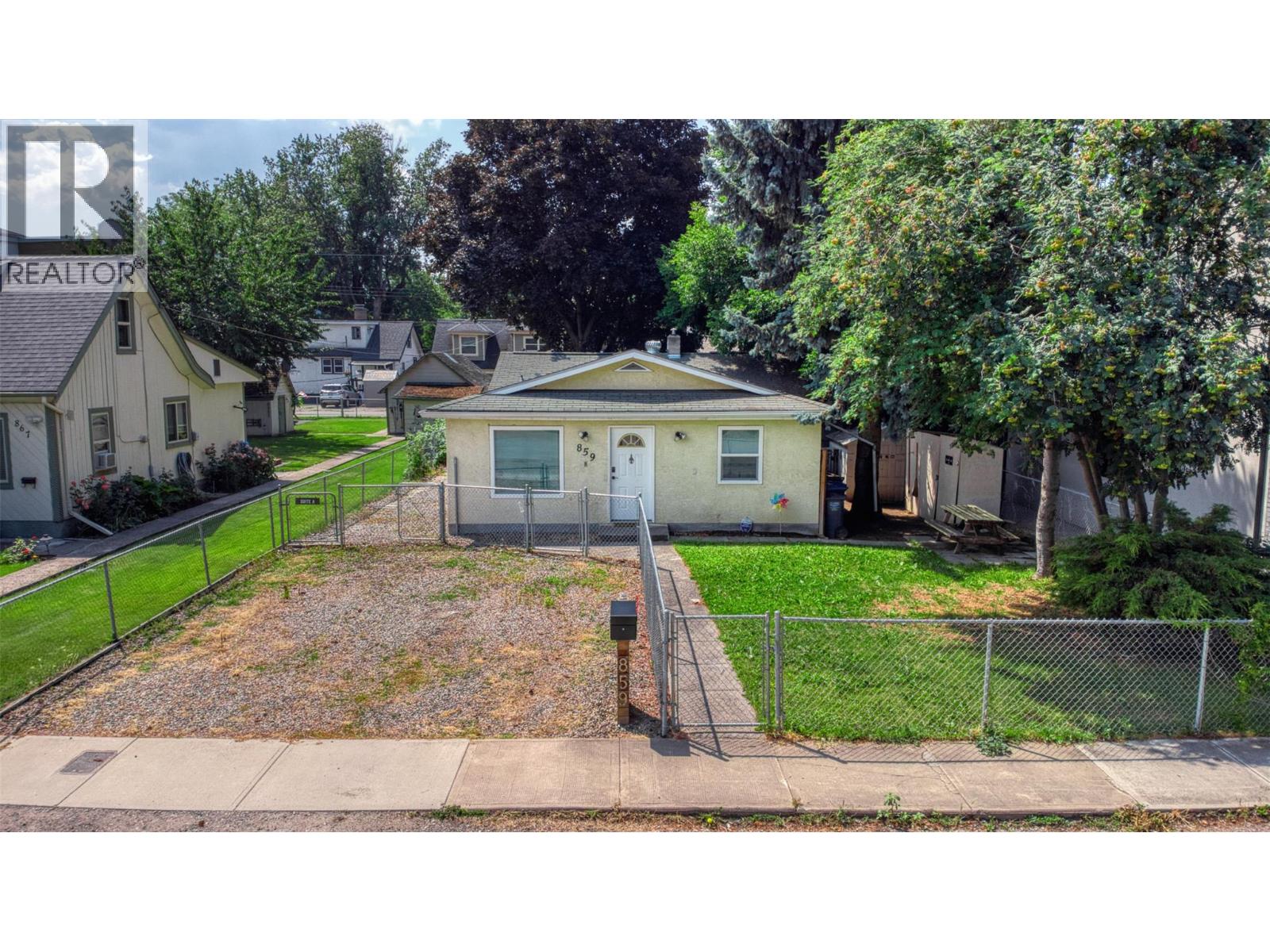 859 Lawson Avenue, Kelowna