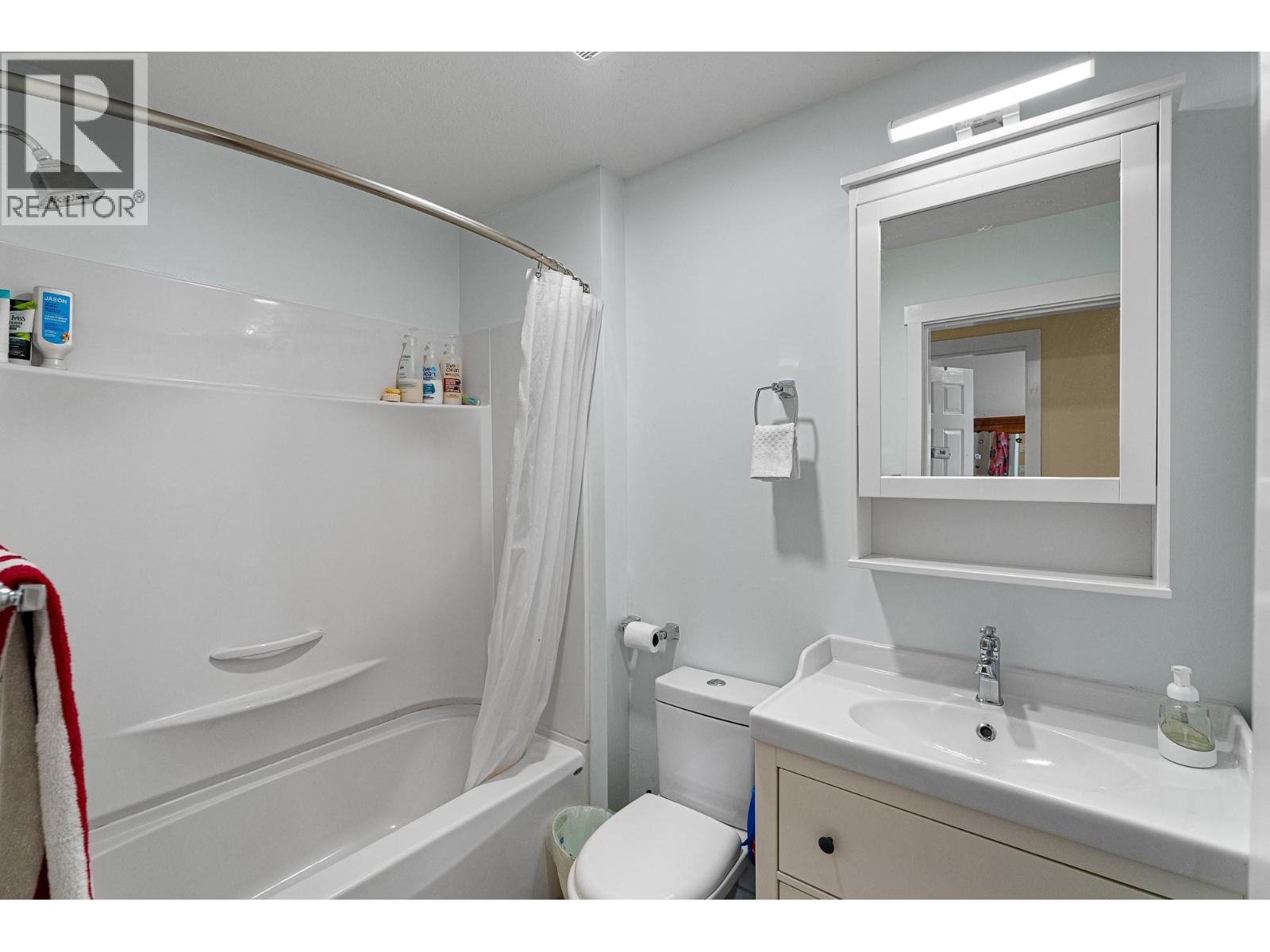 7101 51 STREET NE - Image 17