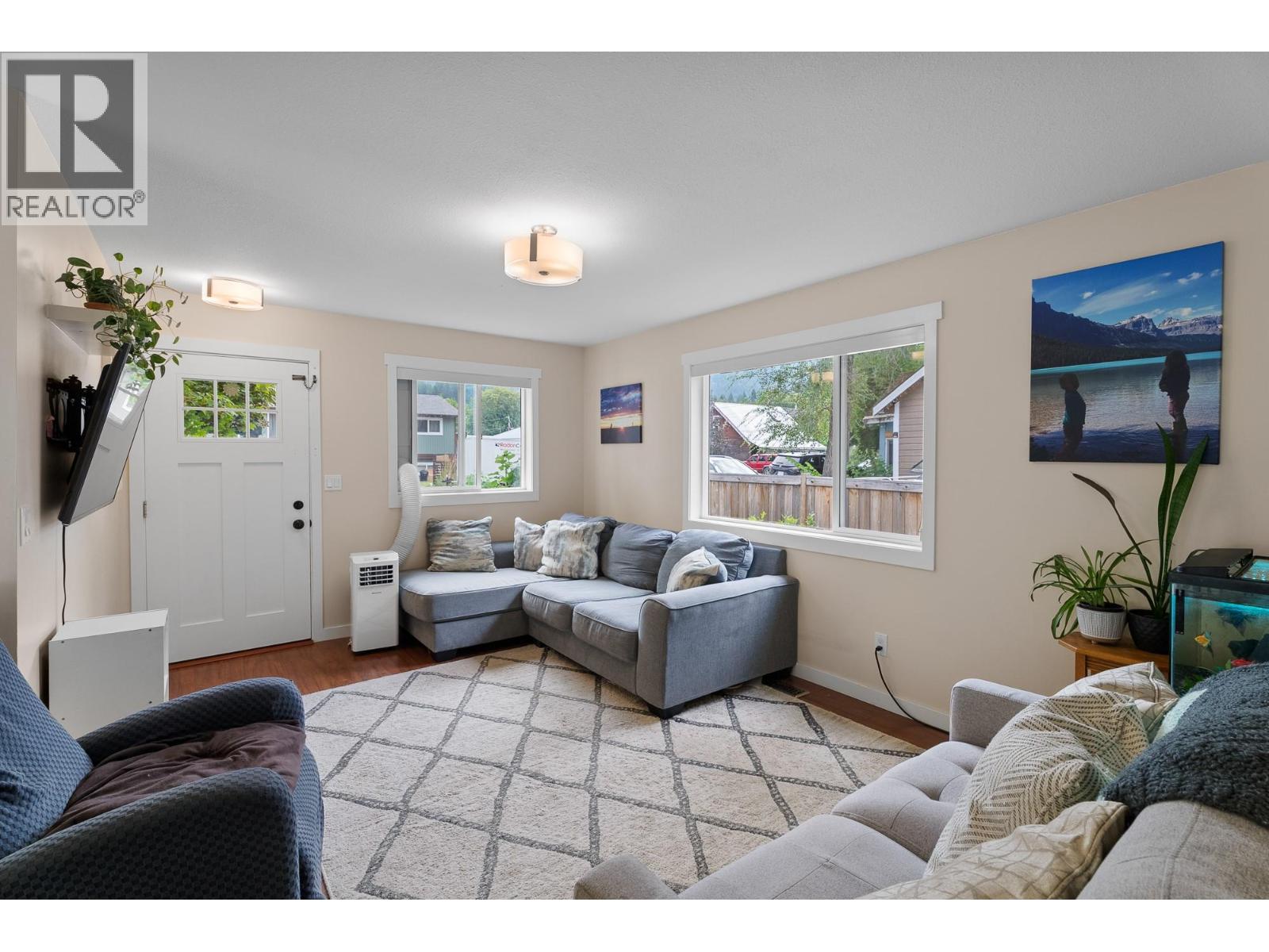 7101 51 STREET NE - Image 13