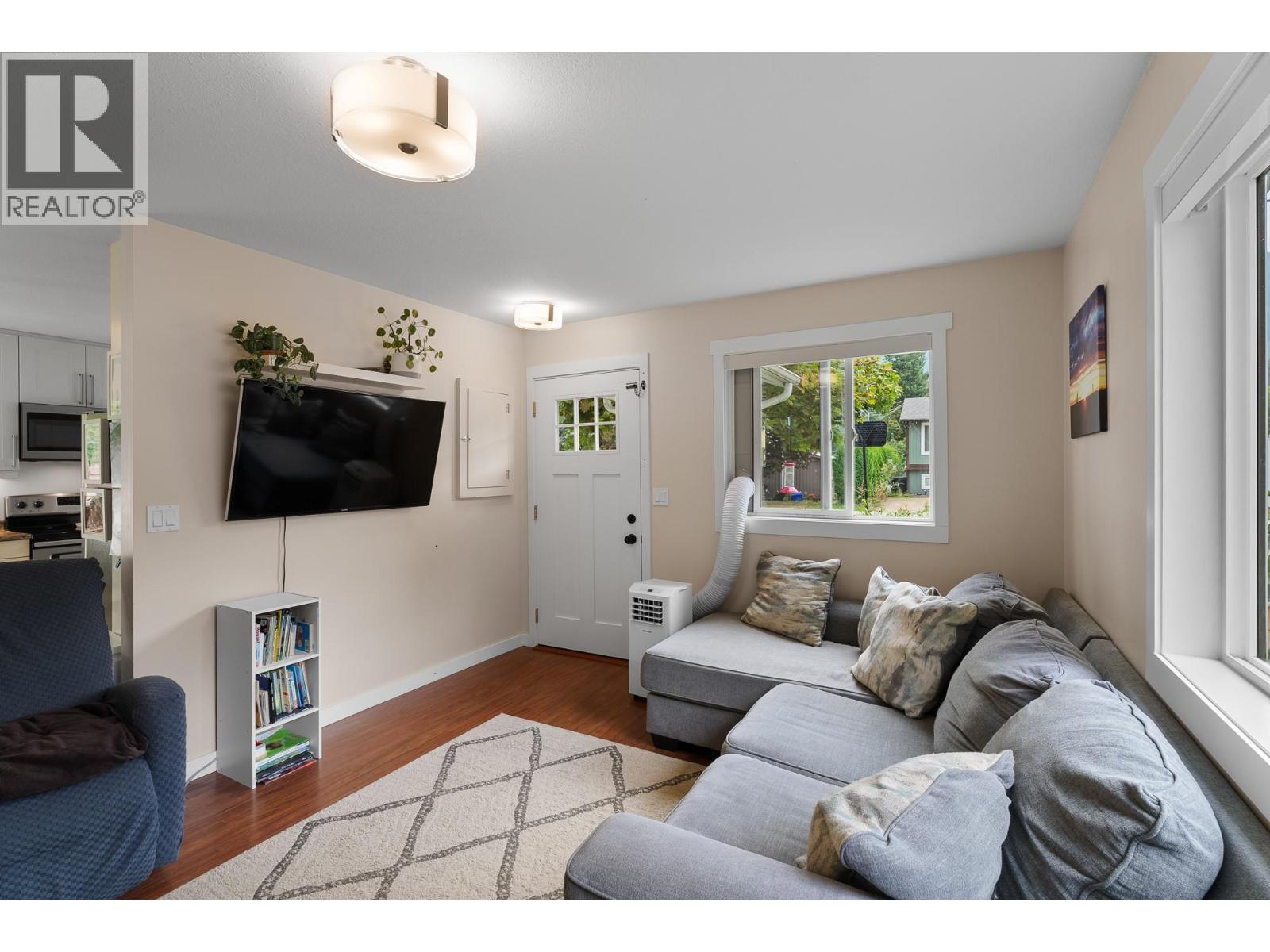 7101 51 STREET NE - Image 12