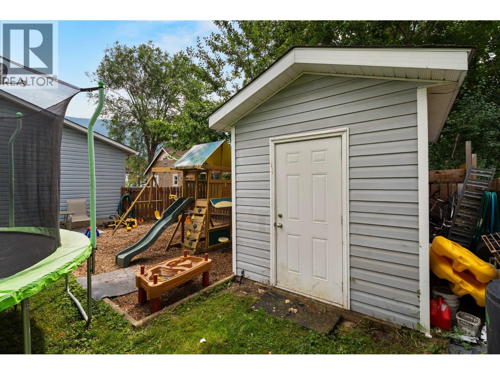 7101 51 STREET NE - Image 21