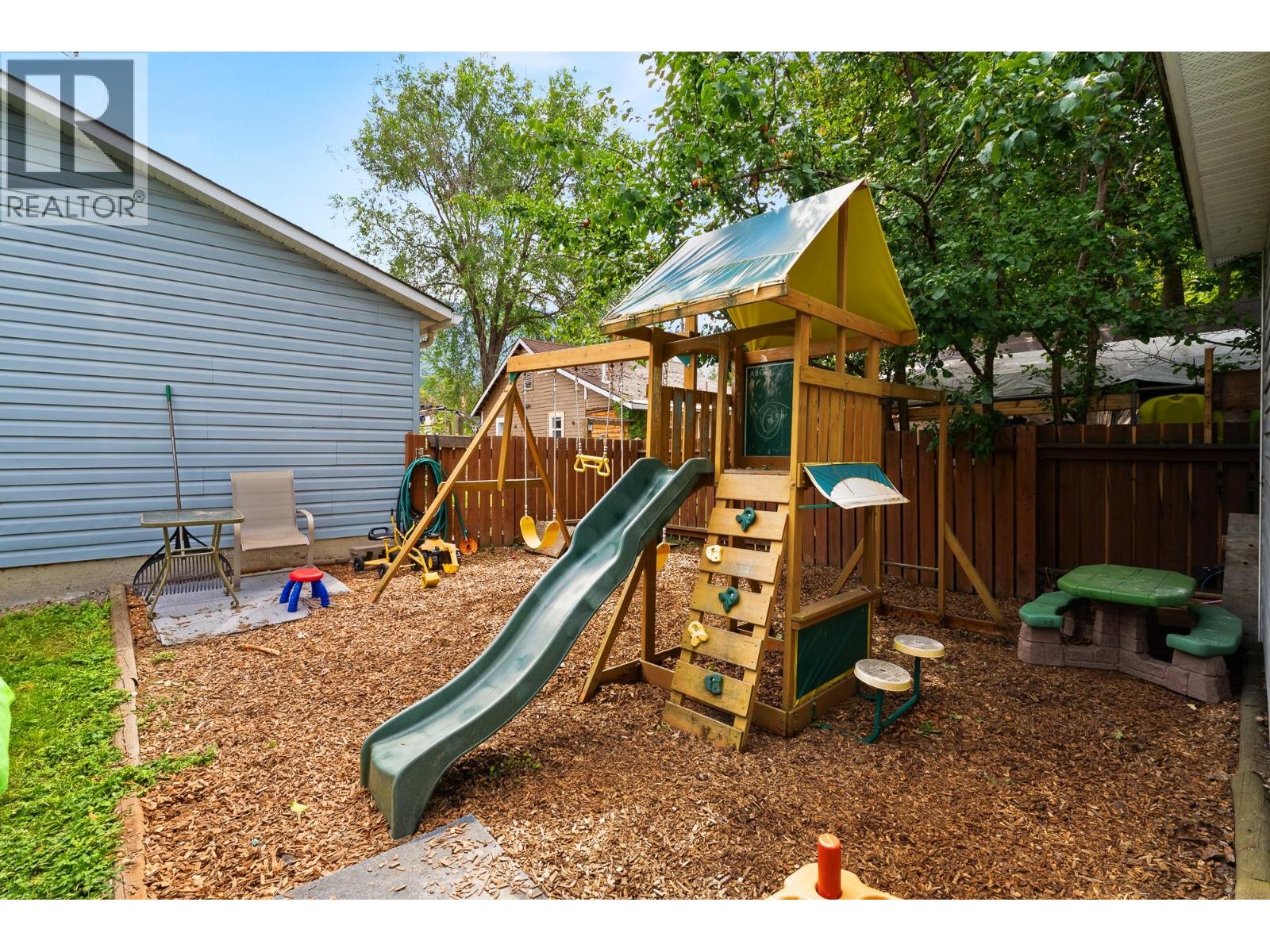 7101 51 STREET NE - Image 22