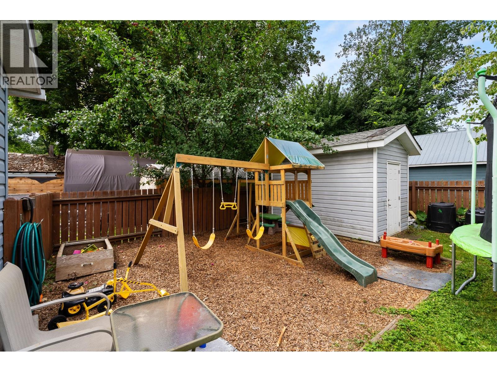 7101 51 STREET NE - Image 23
