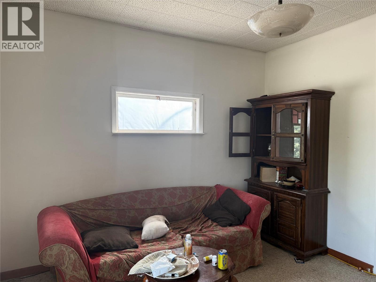 1990 Daniel Street, Trail