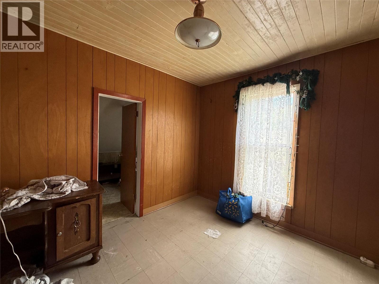 1990 Daniel Street, Trail
