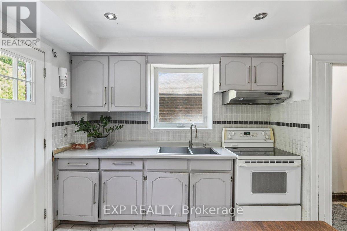 Photo 20 of 73 Yarrow Road, Toronto ON