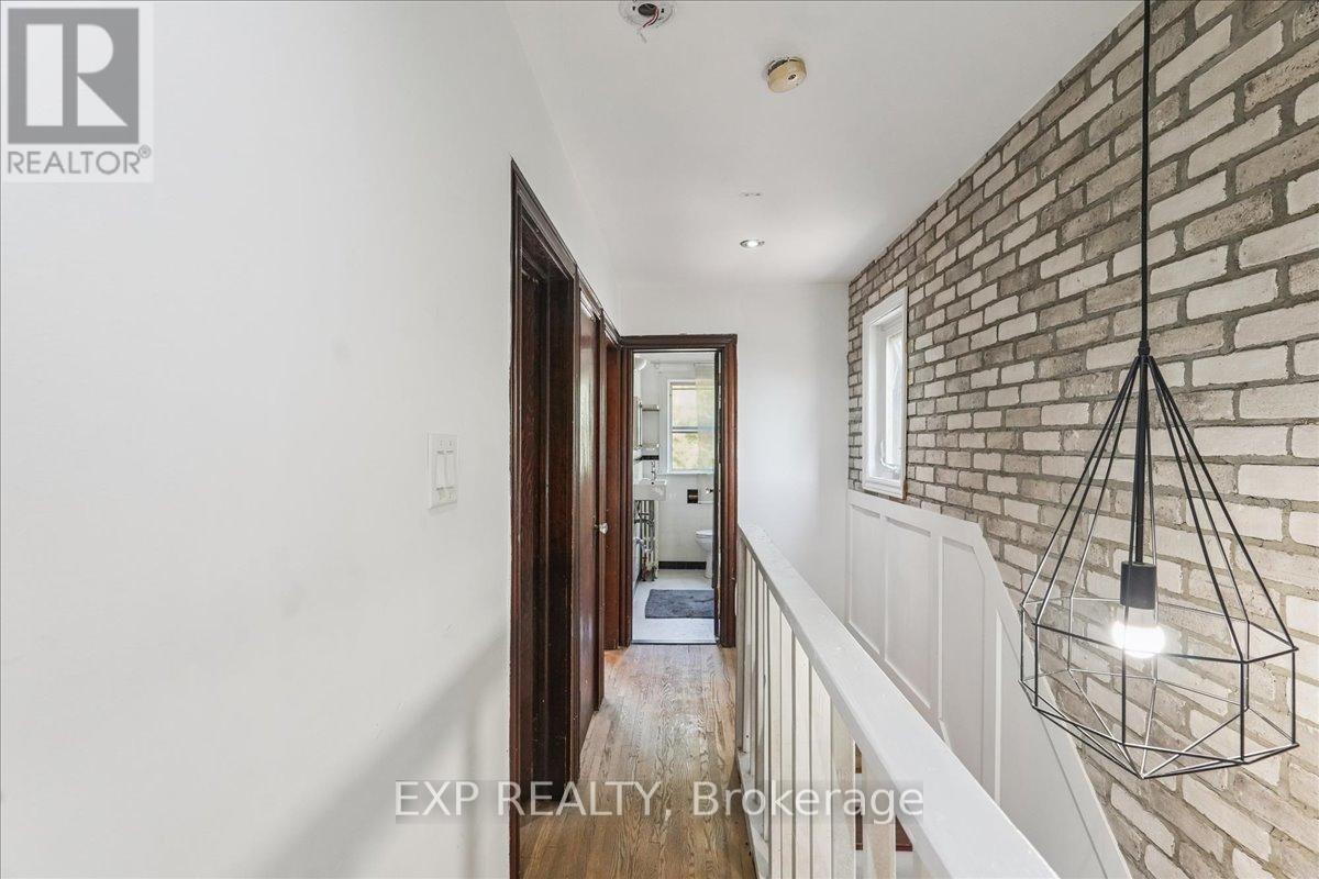 Photo 32 of 73 Yarrow Road, Toronto ON
