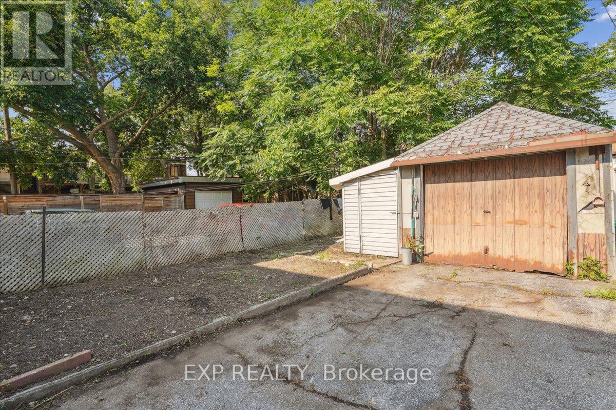 Photo 24 of 73 Yarrow Road, Toronto ON