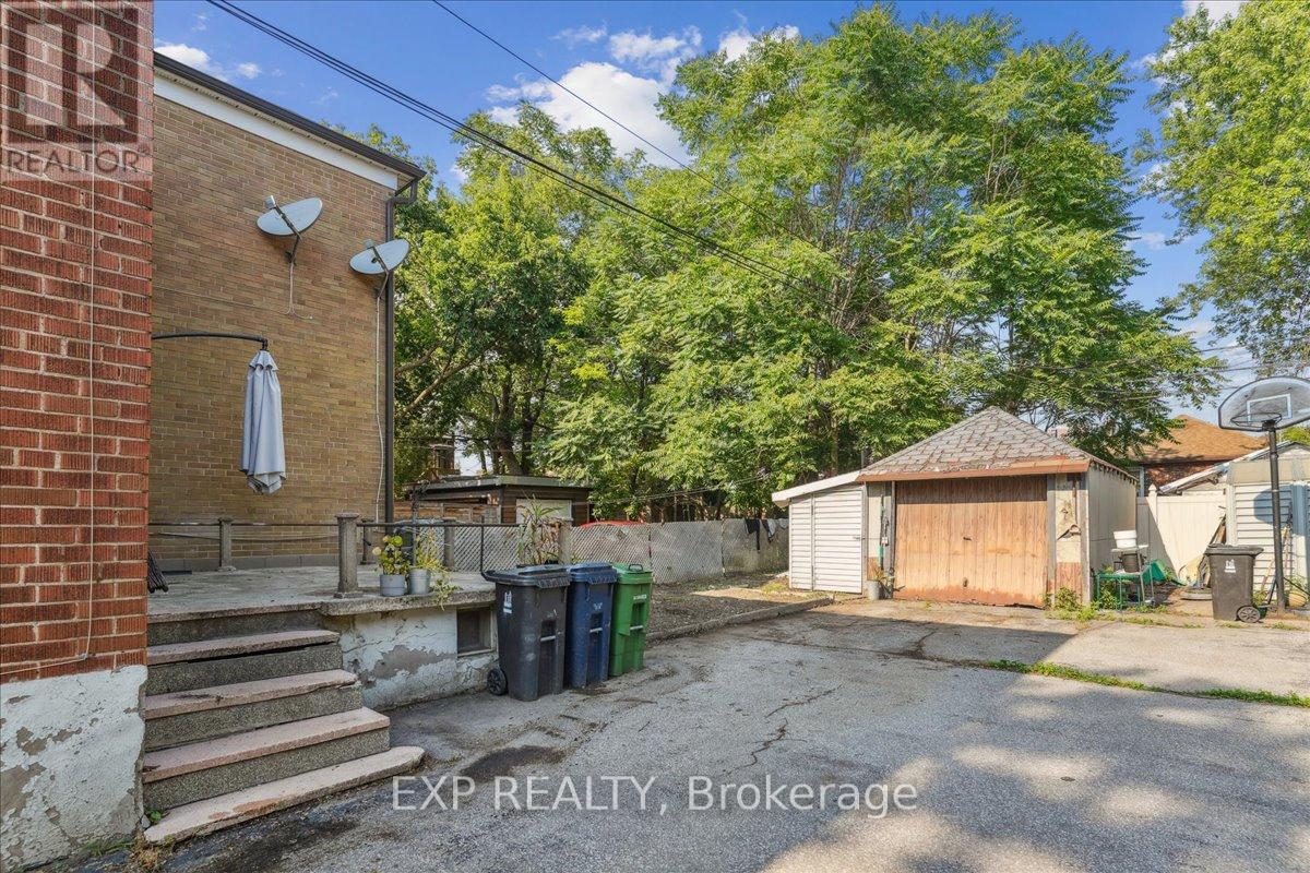 Photo 12 of 73 Yarrow Road, Toronto ON