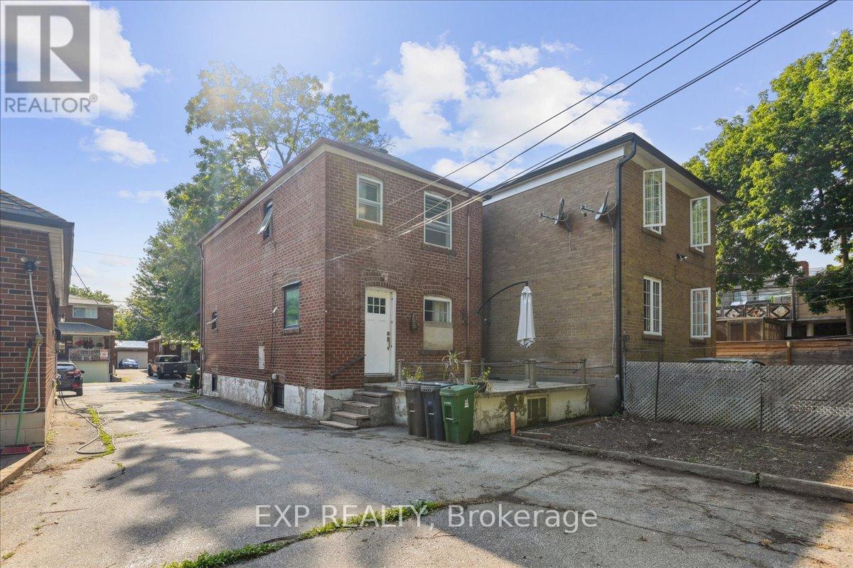 Photo 18 of 73 Yarrow Road, Toronto ON