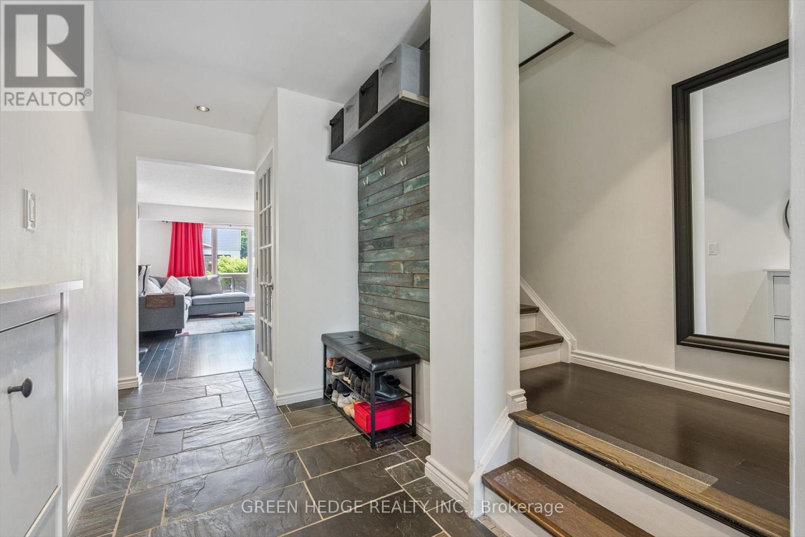 Photo 25 of 220 Baronwood Court, Brampton ON