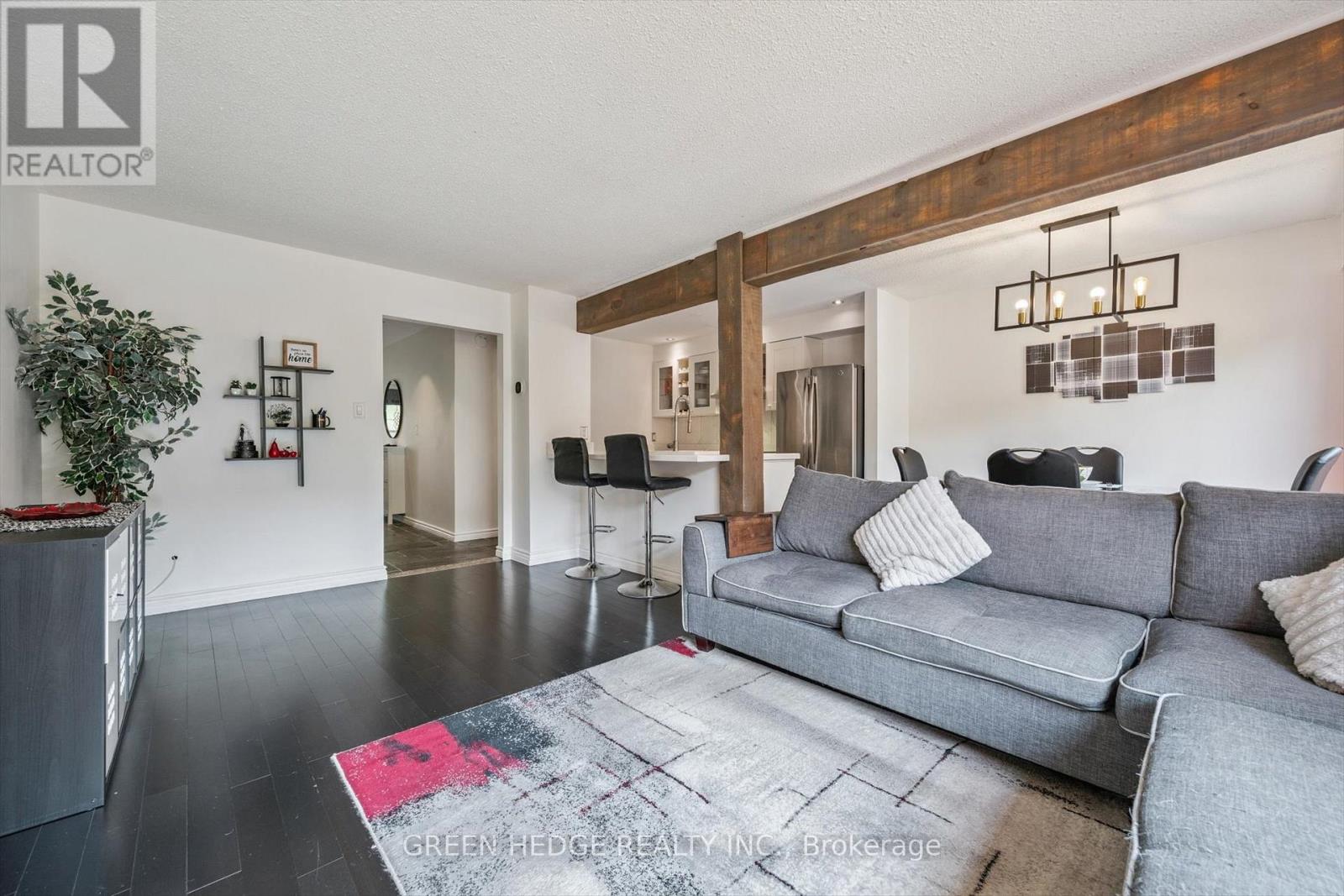 Photo 31 of 220 Baronwood Court, Brampton ON