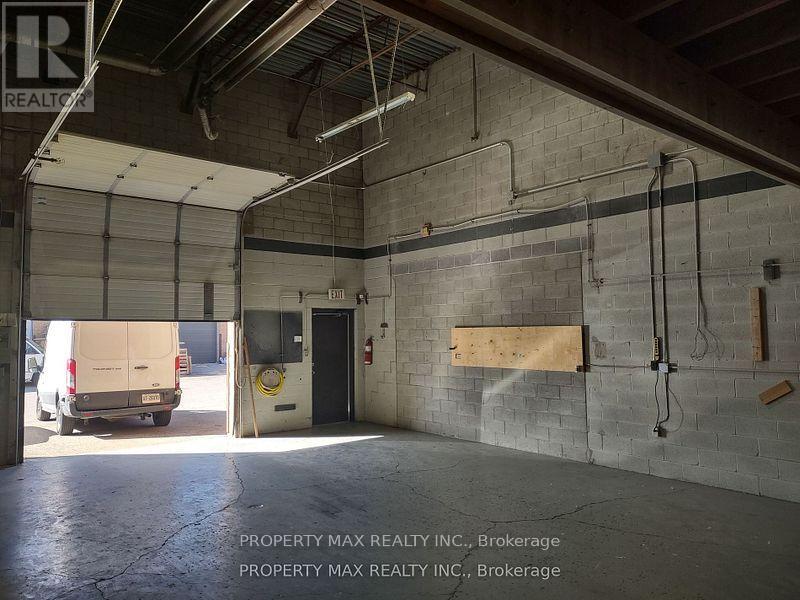 Photo 2 of 12 70 Delta Park Boulevard, Brampton ON