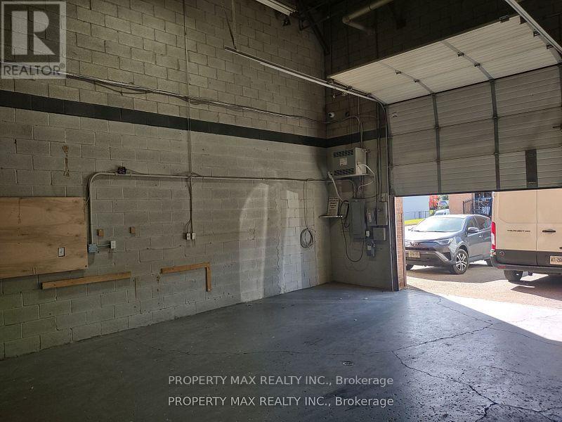 Photo 10 of 12 70 Delta Park Boulevard, Brampton ON