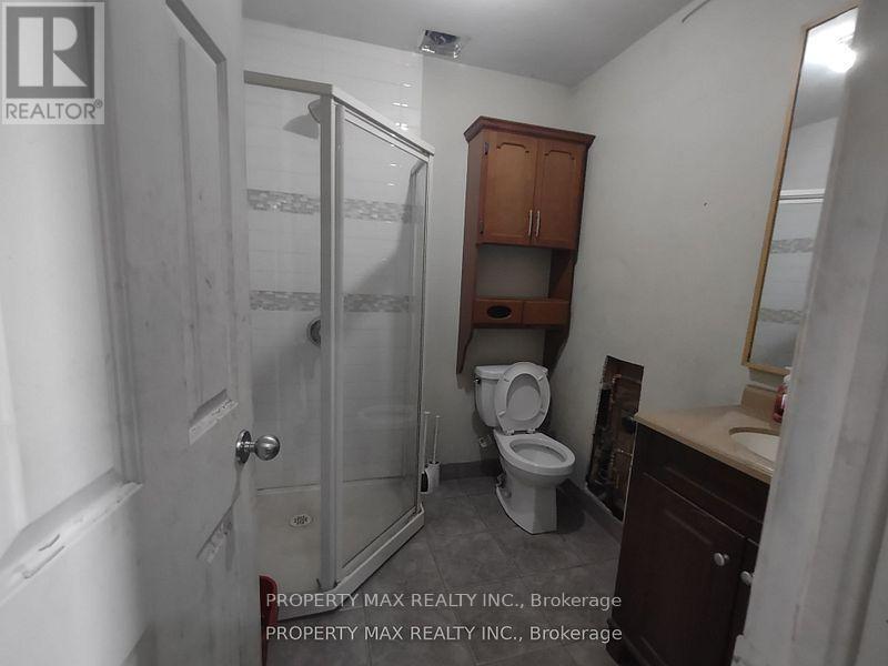 Photo 7 of 12 70 Delta Park Boulevard, Brampton ON