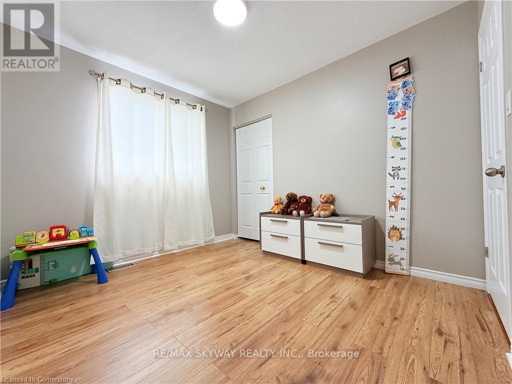 Photo 29 of 160 Prosperity Drive, Kitchener ON