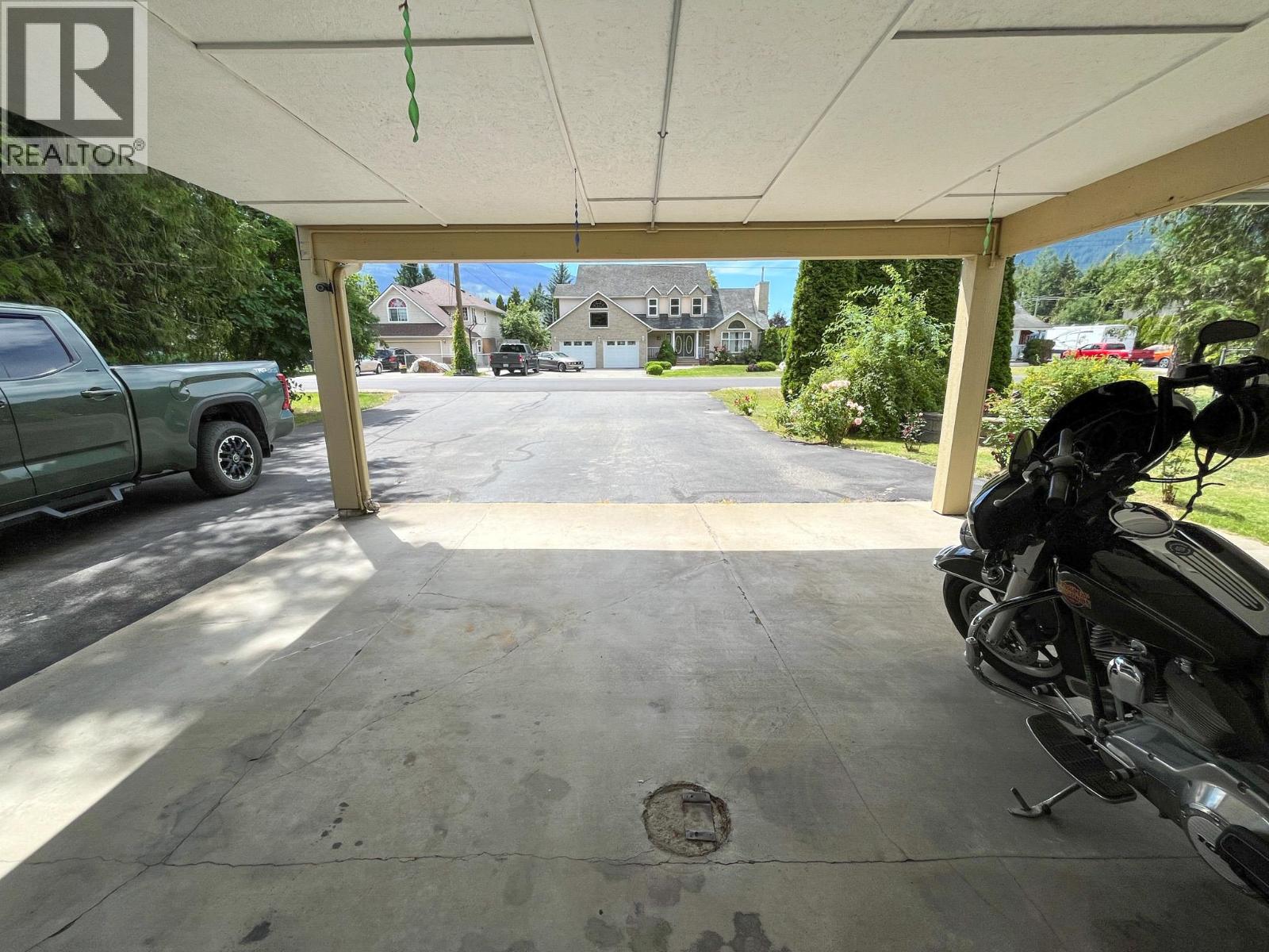 Photo 26 of 510 Cedar Street, Sicamous BC