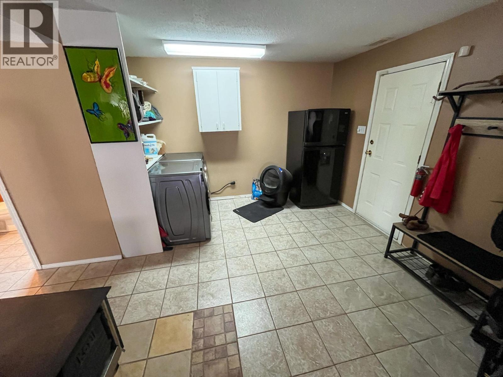 Photo 5 of 510 Cedar Street, Sicamous BC